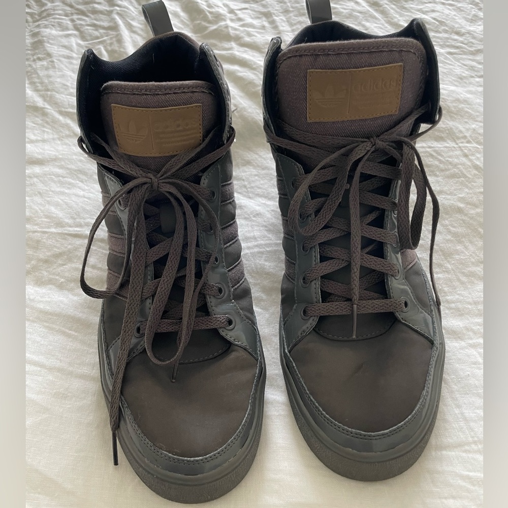 ‼️SOLD‼️Men’s Dark Gray Adidas Hightop sneakers size 12